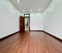 võ chí công DT 25m giá 7,9 tỷ nhà mới full nội thất,ngõ thông,30m ra phố
