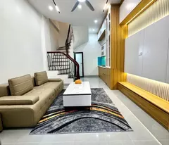 võ chí công DT 25m giá 7,9 tỷ nhà mới full nội thất,ngõ thông,30m ra phố