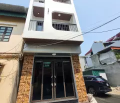 bán nhà 4 tầng thang máy hiện đại ngay trần lãm - gần chợ đậu và nguyễn tông quai đi vào