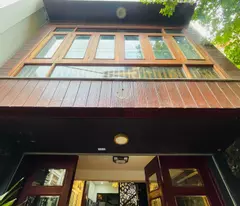 Lõi Lạc Long Quân - Nhà Mới 6 Tầng - Chủ Xây Tâm Huyết Tặng Nội Thất - Ô Tô Đỗ Cửa - Sổ Vuông Đẹp
