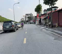 Bán đất Phúc Lợi 60m2: mặt tiền rộng 4,5m - 3 ô tô tránh - mặt đường Đê Vàng kinh doanh