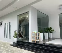 Biệt thự rộng 450m2 Thảo Điền - Compound bờ sông Nguyễn Văn Hưởng - 2 mặt tiền - 242tr/m2
