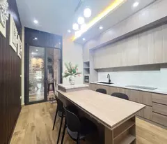 Nguyễn Văn Cừ , nhà đẹp ở ngay , full nội thất ,ngay sát cầu Chương Dương , 2 phút sang Phố Cổ ,