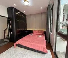 Bán nhà 5 tầng phố Đội Cấn, Ba Đình, gần phố, sẵn nội thất, vuông vắn, 28m, 6.9 tỷ