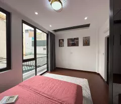 Bán nhà 5 tầng phố Đội Cấn, Ba Đình, gần phố, sẵn nội thất, vuông vắn, 28m, 6.9 tỷ