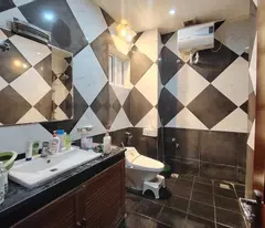 Bán nhà 4T hoa lâm, ô cách. Siêu rộng 106m sân vườn, giá chỉ nhỉnh 15t còn tl