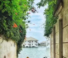 Bán nhà phố Nguyễn Đình Thi, Tây Hồ, sát hồ Tây, lô góc 2 thoáng vĩnh viễn, 49m, 14 tỷ.