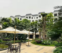 BÁN BIỆT THỰ CỔ BI DT 98M2 NGAY CẠNH TRƯỜNG HỌC CÓ Ô CHỜ THANG MÁY DÂN CƯ ĐÔNG ĐÚC NHỈNH 17 TỶ