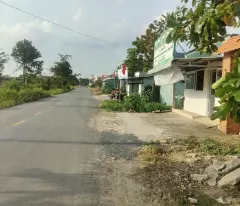 Bán đất lúa mặt tiền đường Bàu Sen , xã Đức Lập Hạ dt 1000m2 giá 4 tỷ