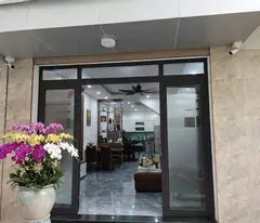 NHÀ ĐẸP DÂN XÂY-SỔ HOA HẬU-OTO 7 ĐỖ CỬA-NGÕ RỘNG 5M THÔNG TỨ TUNG-NỘI THẤT SANG ĐẸP-Ở SƯỚNG- NHỈNH