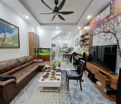 NHÀ ĐẸP DÂN XÂY-SỔ HOA HẬU-OTO 7 ĐỖ CỬA-NGÕ RỘNG 5M THÔNG TỨ TUNG-NỘI THẤT SANG ĐẸP-Ở SƯỚNG- NHỈNH