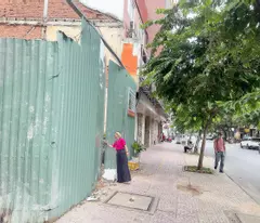 BÁN NHÀ MẶT TIỀN Đ. NGUYỄN ĐÌNH CHIỂU, Q.3 - NGANG HIẾM 7,7M*24M - 1 HẦM 8 TẦNG * LIÊN HỆ GIANG