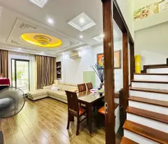 Hiếm. Bán nhà vị trí đắc địa đường Cổ Linh - Long Biên - HN