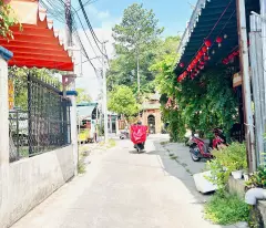 Nhà SHR 1 sẹc Song Hành ngang lớn hiếm kinh doanh đỉnh.
Vị trí: Trung tâm Thị Trấn Hóc Môn.
1