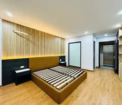 Bán nhà phố Nguyễn Khánh Toàn, Cầu Giấy, 6 tầng thang máy, ô tô vào nhà, 40m, 12.3 tỷ.