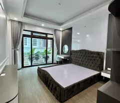 NHÀ DÂN XÂY 51M2 5T DÂN XÂY, NGÕ THÔNG PHỐ NGUYỄN VĂN CỪ. 5PN - 13.X TỶ