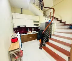 BÁN NHÀ CẦU GIẤY - Ô TÔ VF3 ĐỖ CỬA, 33M - 5 TẦNG ĐẸP, FULL NỘI THẤT, GIÁ 8,3 TỶ