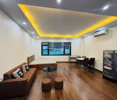 BÁN NHÀ CẦU GIẤY - Ô TÔ VF3 ĐỖ CỬA, 33M - 5 TẦNG ĐẸP, FULL NỘI THẤT, GIÁ 8,3 TỶ