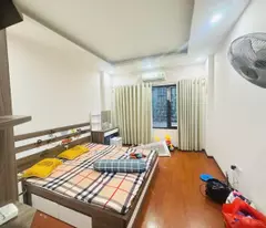 BÁN NHÀ CẦU GIẤY - Ô TÔ VF3 ĐỖ CỬA, 33M - 5 TẦNG ĐẸP, FULL NỘI THẤT, GIÁ 8,3 TỶ