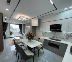 QUANH 11 TỶ CÓ NHÀ 43M2 6 TẦNG THANG MÁY, GARA Ô TÔ, FULL ĐỒ - PHỐ THẠCH BÀN