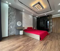 QUANH 11 TỶ CÓ NHÀ 43M2 6 TẦNG THANG MÁY, GARA Ô TÔ, FULL ĐỒ - PHỐ THẠCH BÀN