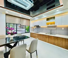 THẠCH BÀN – NHÀ DÂN XÂY 42M2 × 5 TẦNG – Ô TÔ ĐỖ CỬA – NHỈNH 8 TỶ