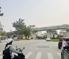 MẶT PHỐ LẠC LONG QUÂN - 147M² - LÔ GÓC HIẾM - DÒNG TIỀN KHỦNG - ĐẲNG CẤP ĐẦU TƯ.