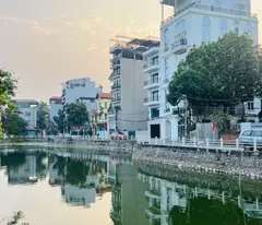 bán nhà mặt hồ, 130m, MT 6.5m, ôtô tránh full thổ cư