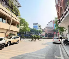 Duy nhất 1 căn ! chỉ nhỉnh 3 tỷ nhà c4 Nguyễn Văn Cừ, oto gần, sổ đỏ cất két.
