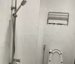 Nhà mới xây cho thuê, thiết kế hiện đại, sạch sẽ, dọn vào ở ngay.