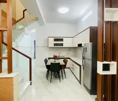 Bán nhà hẻm beton thị trấn Đức Hòa dt 130m2 , 1 lầu, 3pn , 3wc giá 2,35 tỷ