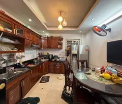 Bán đất tặng nhà Ngọc Thụy- Phân Lô- Dân Xây -50m 3 tầng nhỉnh 8 tỷ(TL)