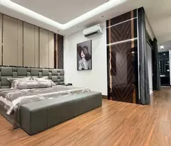 NHÀ ĐẸP LONG LANH CÓ THANG MÁY, NỘI THẤT CAO CẤP, CẠNH PHÚ MỸ HƯNG