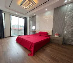 TÀI CHÍNH 7 TỶ, TÌM NHÀ GẦN TRƯỜNG, CHỢ,Ô TÔ ĐỖ CỬA TRUNG TÂM THẠCH BÀN.
