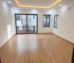 TÀI CHÍNH 7 TỶ, TÌM NHÀ GẦN TRƯỜNG, CHỢ,Ô TÔ ĐỖ CỬA TRUNG TÂM THẠCH BÀN.