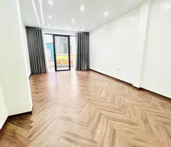 Bán nhà đẹp Nguyễn Văn Cừ- Dân xây- Gara- Sát phố  full Nội thất 45m 6 tầng 12 tỷ(TL)