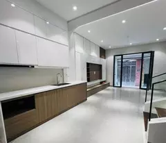 Bán nhà đẹp Nguyễn Văn Cừ- Dân xây- Gara- Sát phố  full Nội thất 45m 6 tầng 12 tỷ(TL)