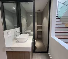 Bán nhà đẹp Nguyễn Văn Cừ- Dân xây- Gara- Sát phố  full Nội thất 45m 6 tầng 12 tỷ(TL)