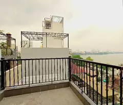 thụy khuê 30m x7 tầng thang máy 12 tỷ view hồ,cách phố 20m,ngõ thông ra hồ