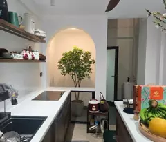 thụy khuê 30m x7 tầng thang máy 12 tỷ view hồ,cách phố 20m,ngõ thông ra hồ
