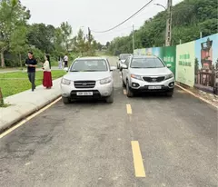 Tôi cần bán lô đất 100m2 hai mặt tiền cách QL21 700m và cách trường ĐH Bách Khoa chỉ 1,2km