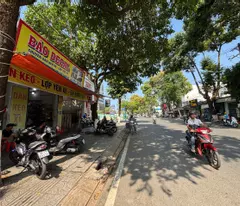 Bán nhà mặt tiền đường Nguyễn Trung Trực, vị trí đắc địa, kinh doanh sầm uất, giao thông thuận tiện