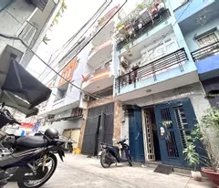 BÁN NHÀ Đ.SỐ- MẶT TIỀN XE HƠI ĐẬU CỬA- NHÀ ĐẸP VÀO Ở NGAY- THÔNG RA KHÁNH HỘI - HOÀNG DIỆU- NGUYỄN