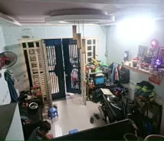 BÁN NHÀ Đ.SỐ- MẶT TIỀN XE HƠI ĐẬU CỬA- NHÀ ĐẸP VÀO Ở NGAY- THÔNG RA KHÁNH HỘI - HOÀNG DIỆU- NGUYỄN