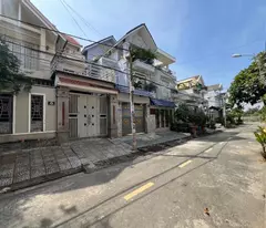 Nhà mặt tiền biệt thự KDC Gia Hòa ngang 8m bề thế Tặng nội thất - 0931172218