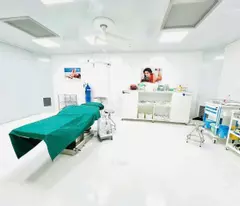 Sẵn nội thất thẩm mỹ viện xịn, nhà mới 2 tầng, diện tích khủng 494m2-Q10