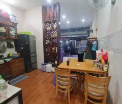 Bán nhà 2 tầng hẻm 4m tại bình tân: 48m2, 2pn, sổ hồng trao tay, giá 4 tỷ - không gian sống lý