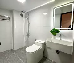 Bán nhà phố Đê La Thành, Đống Đa, nhà xây mới, gần phố, 42m, 5 tầng, 10.3 tỷ