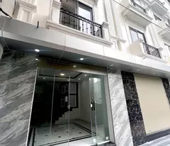 NGUYỄN VĂN LINH – LONG BIÊN  30m² – 5 TẦNG – Ô TÔ QUA NHÀ