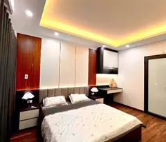 NGUYỄN VĂN LINH – LONG BIÊN  30m² – 5 TẦNG – Ô TÔ QUA NHÀ